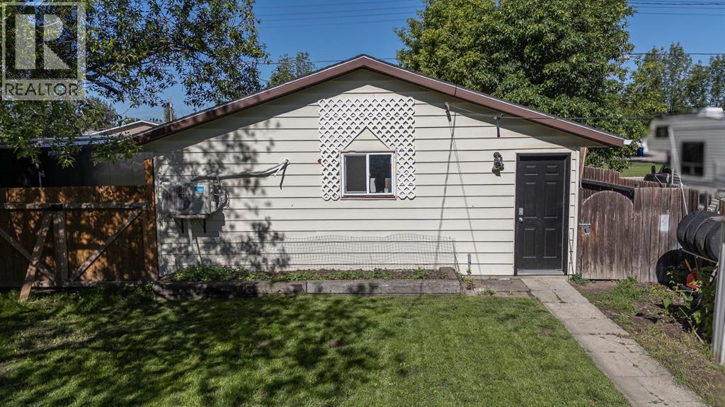 5213 3a Street W, Claresholm, Alberta  T0L 0T0 - Photo 44 - A2323598