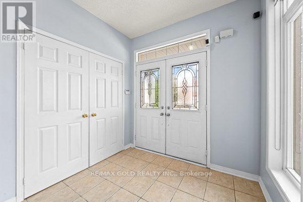 14 Beckenham Road, Brampton, Ontario  L6P 2L7 - Photo 6 - W13627280