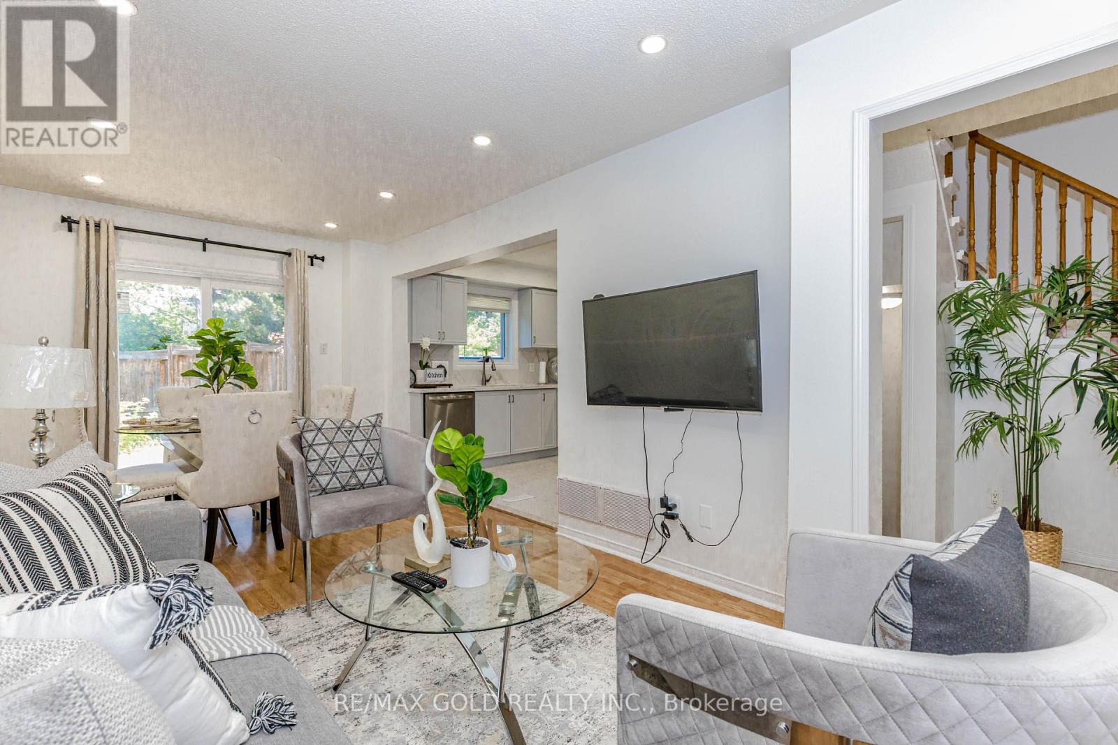 52 Wickstead Court, Brampton, Ontario  L6R 1N8 - Photo 11 - W13627284