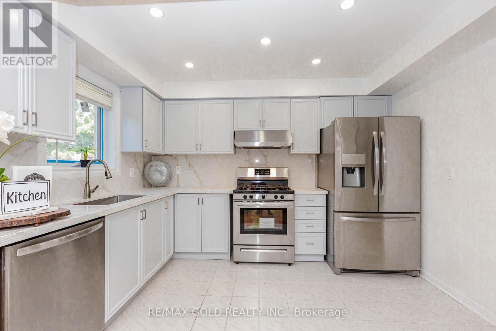 52 Wickstead Court, Brampton, Ontario  L6R 1N8 - Photo 16 - W13627284