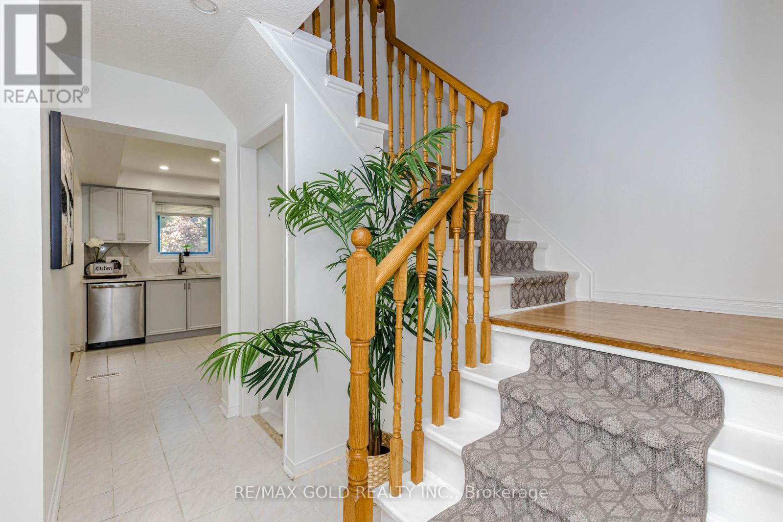 52 Wickstead Court, Brampton, Ontario  L6R 1N8 - Photo 21 - W13627284