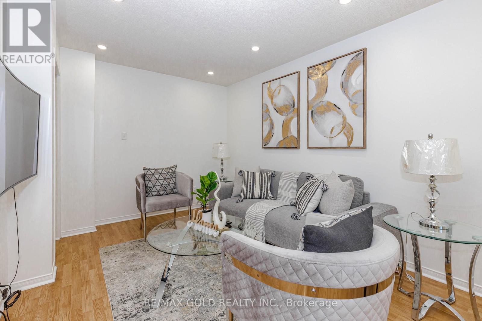 52 Wickstead Court, Brampton, Ontario  L6R 1N8 - Photo 9 - W13627284