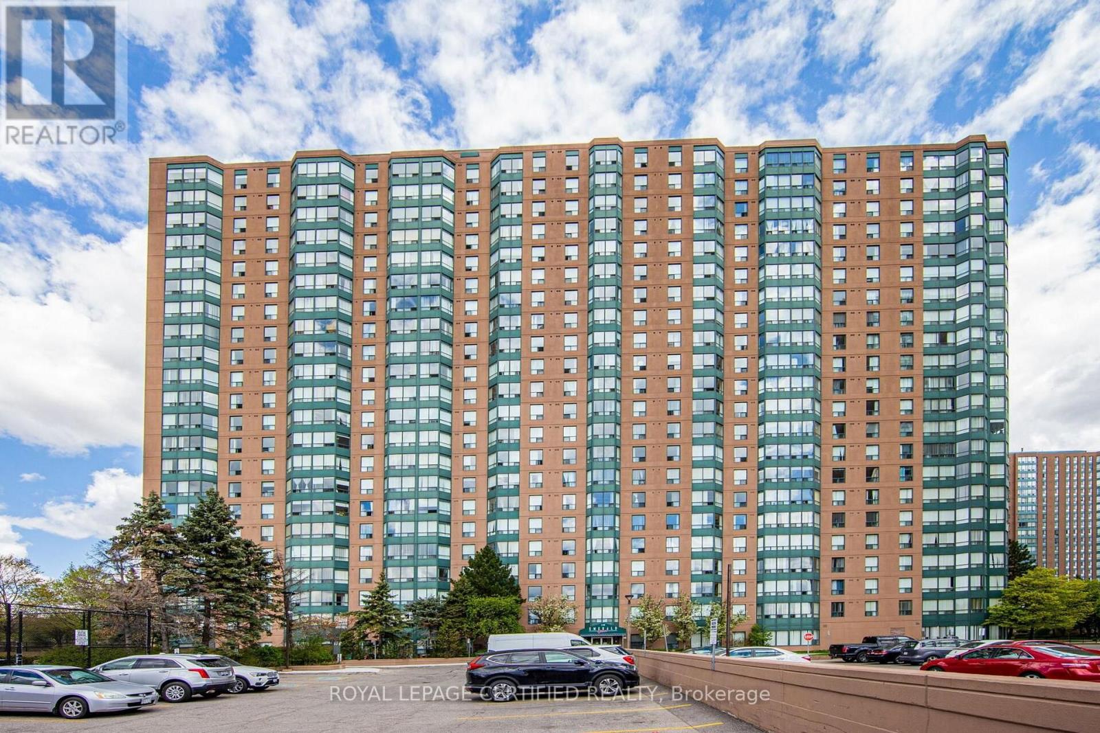1605 - 135 HILLCREST AVENUE, Mississauga, Ontario