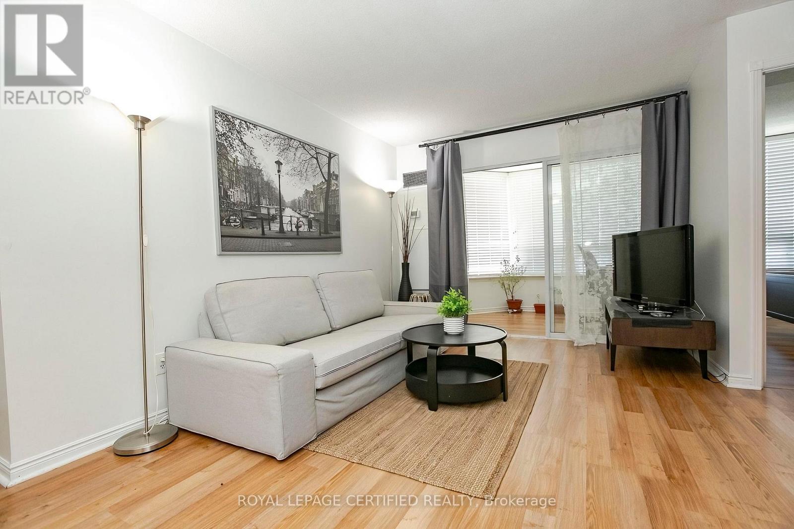 1605 - 135 Hillcrest Avenue, Mississauga, Ontario  L5B 4B1 - Photo 12 - W13627304
