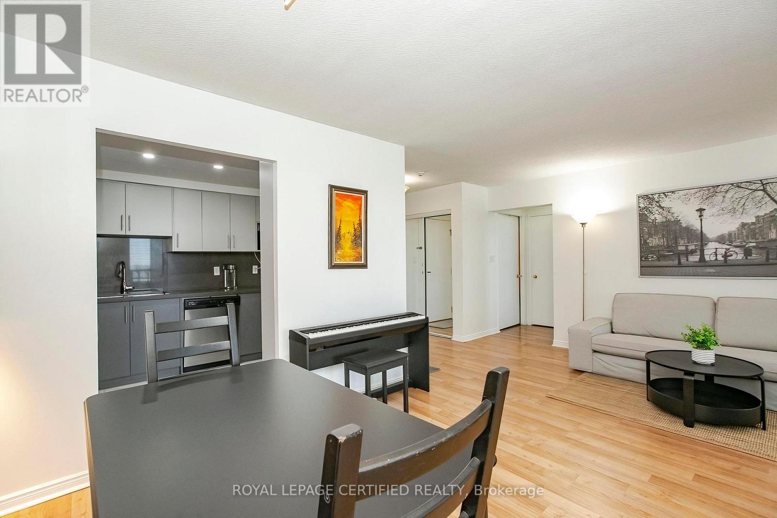 1605 - 135 Hillcrest Avenue, Mississauga, Ontario  L5B 4B1 - Photo 19 - W13627304