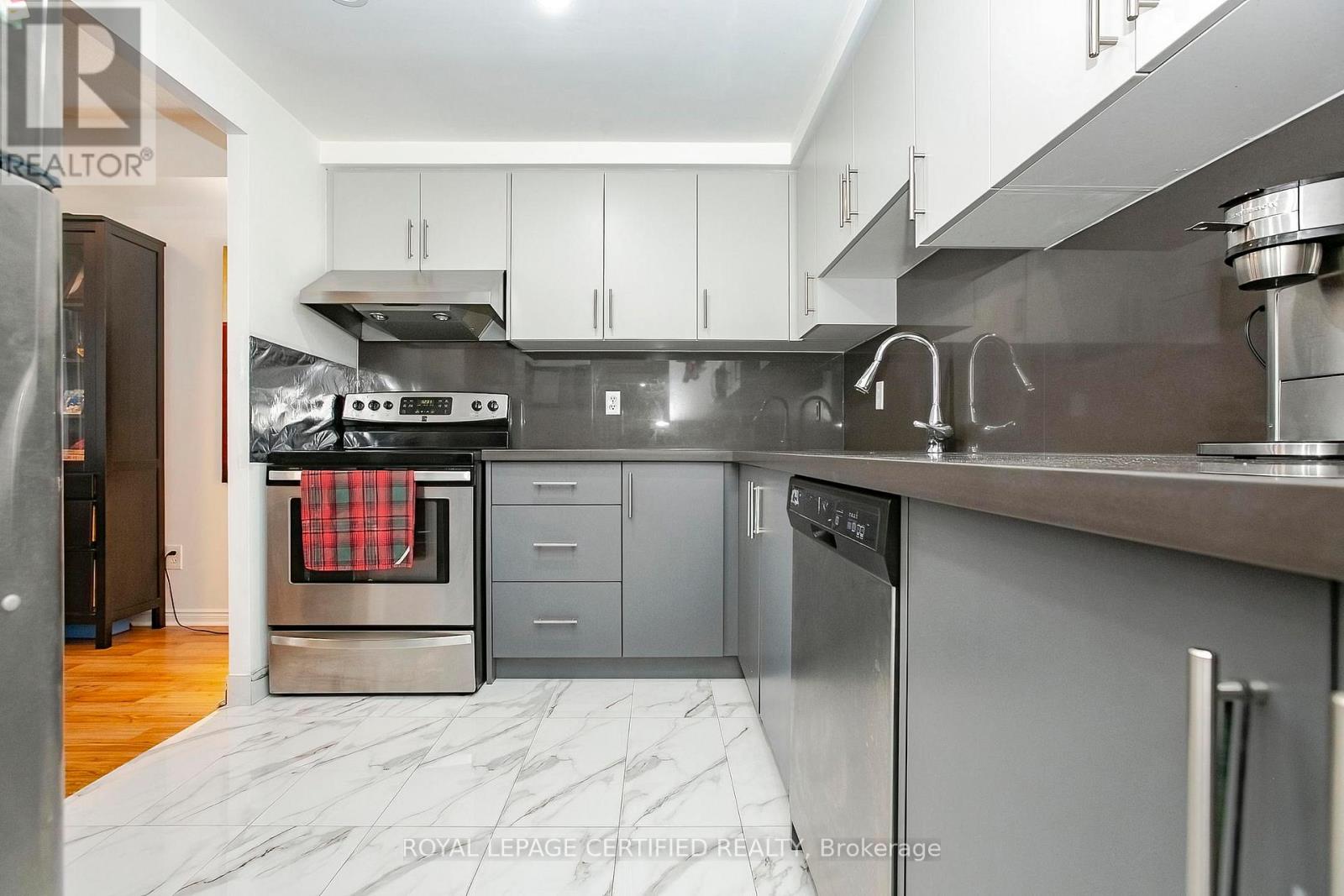 1605 - 135 Hillcrest Avenue, Mississauga, Ontario  L5B 4B1 - Photo 26 - W13627304