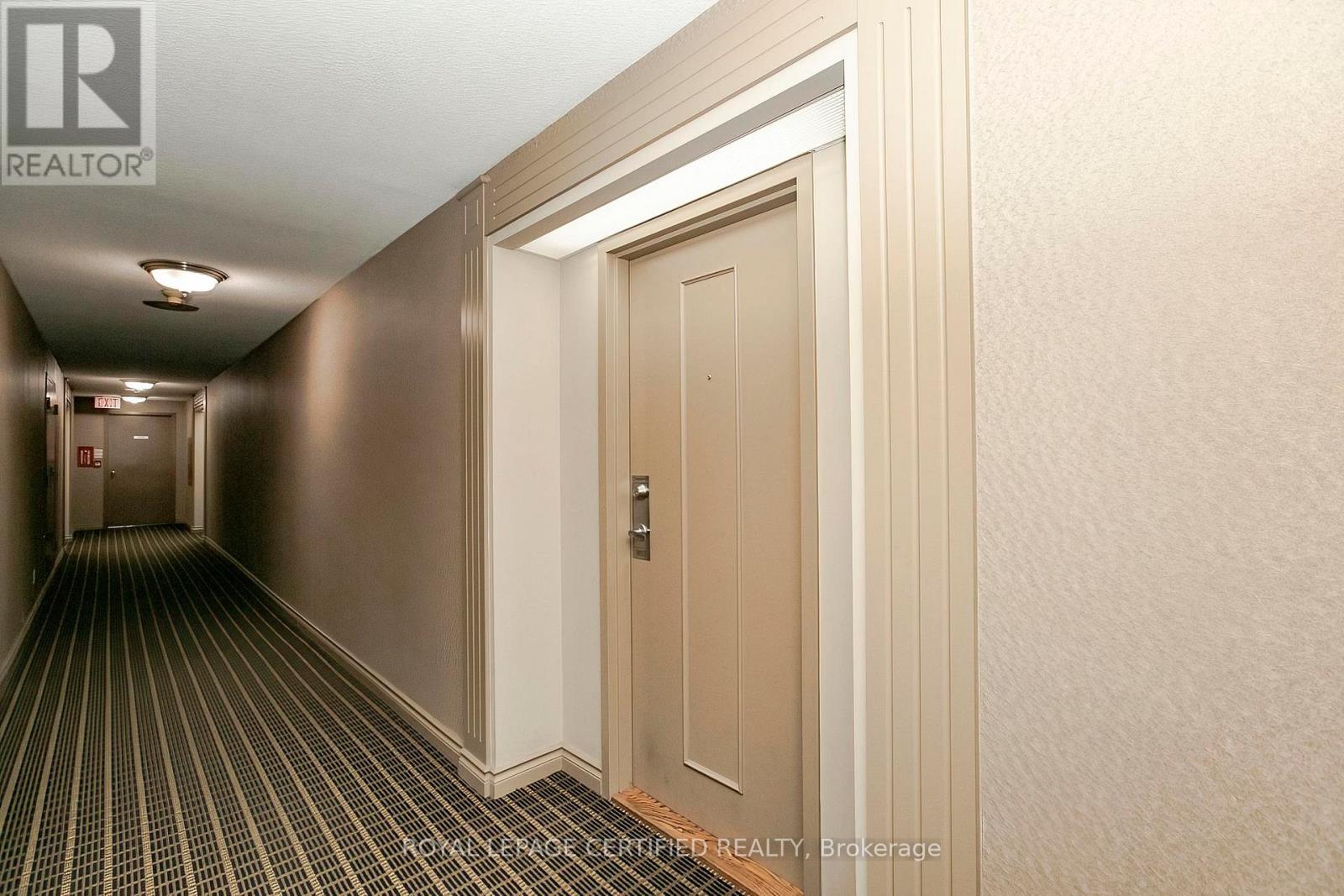 1605 - 135 Hillcrest Avenue, Mississauga, Ontario  L5B 4B1 - Photo 7 - W13627304