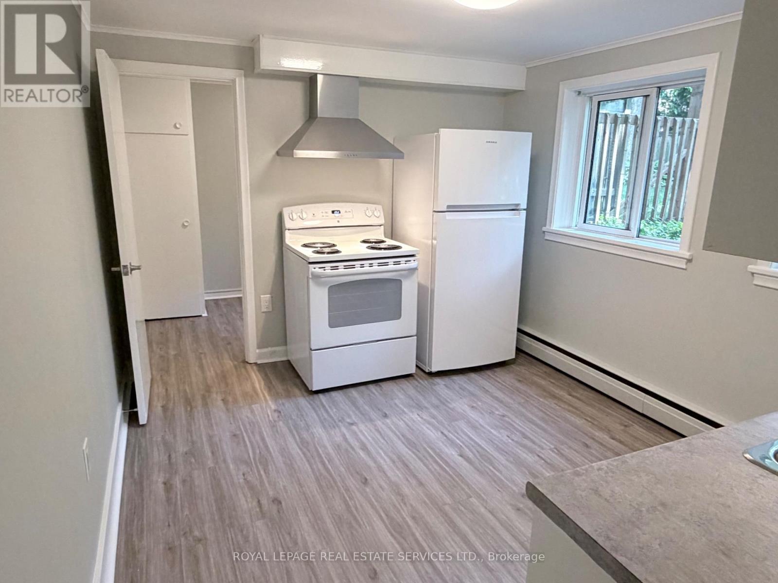 Lower Level 1 - 302 Maple Avenue, Oakville, Ontario  L6J 2H7 - Photo 12 - W13627310