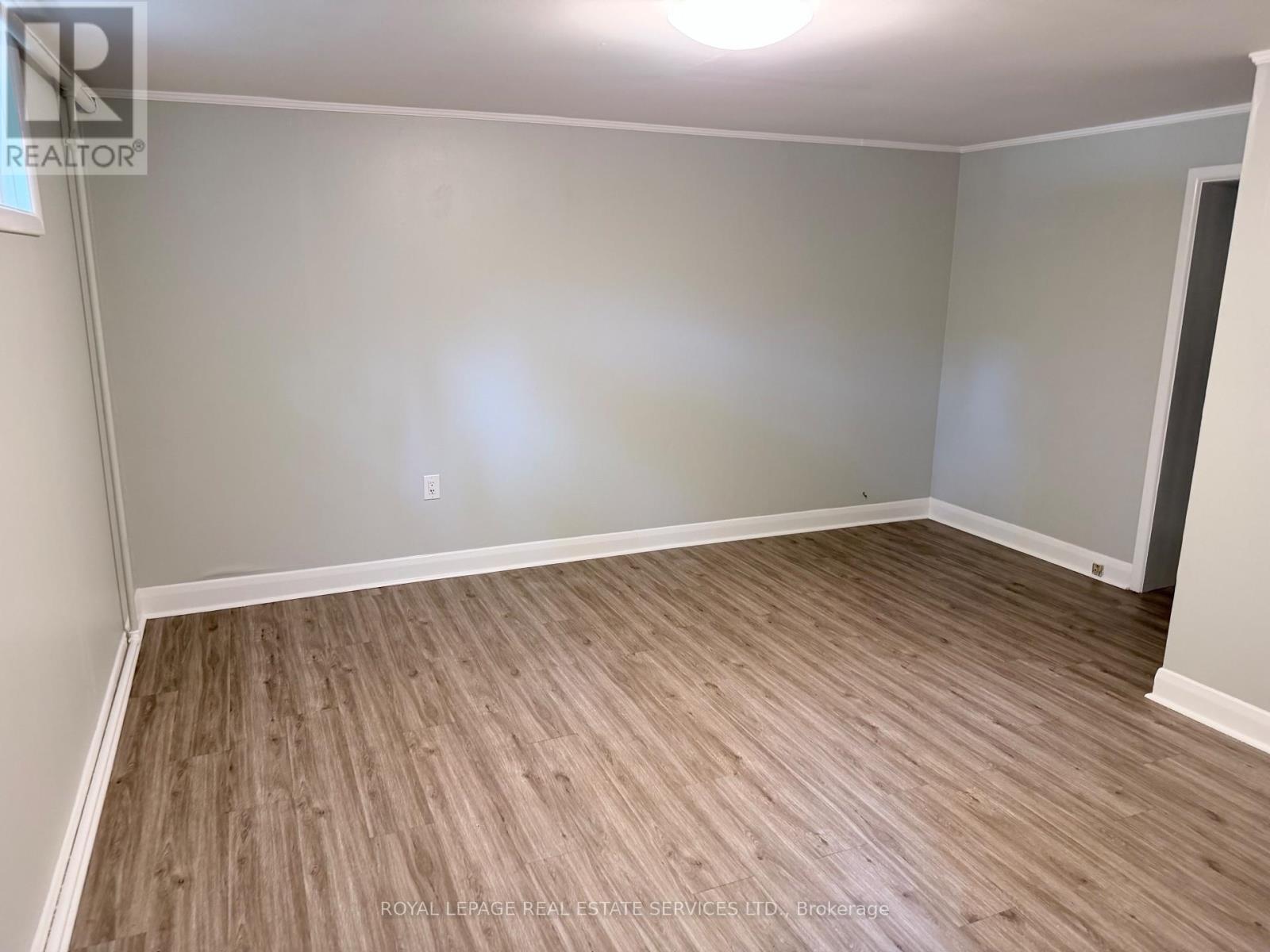 Lower Level 1 - 302 Maple Avenue, Oakville, Ontario  L6J 2H7 - Photo 5 - W13627310