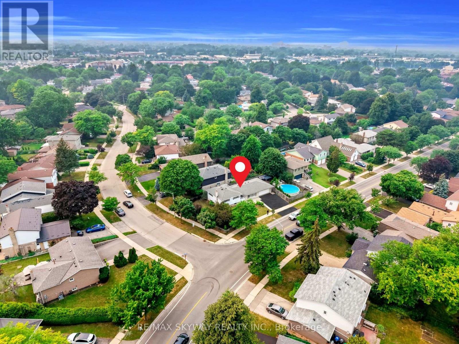 2673 Thorn Lodge Drive, Mississauga, Ontario  L5K 1L1 - Photo 4 - W13627312