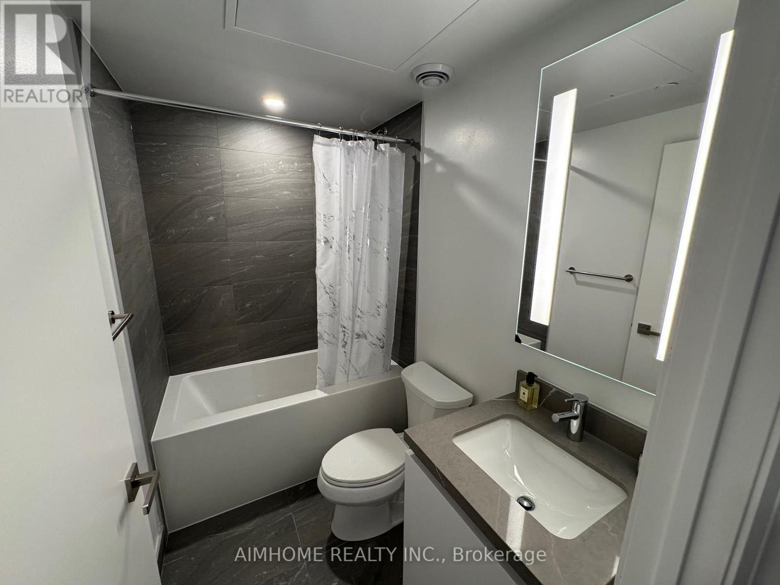 1511 - 4015 The Exchange W, Mississauga, Ontario  L5B 1M7 - Photo 3 - W13627336
