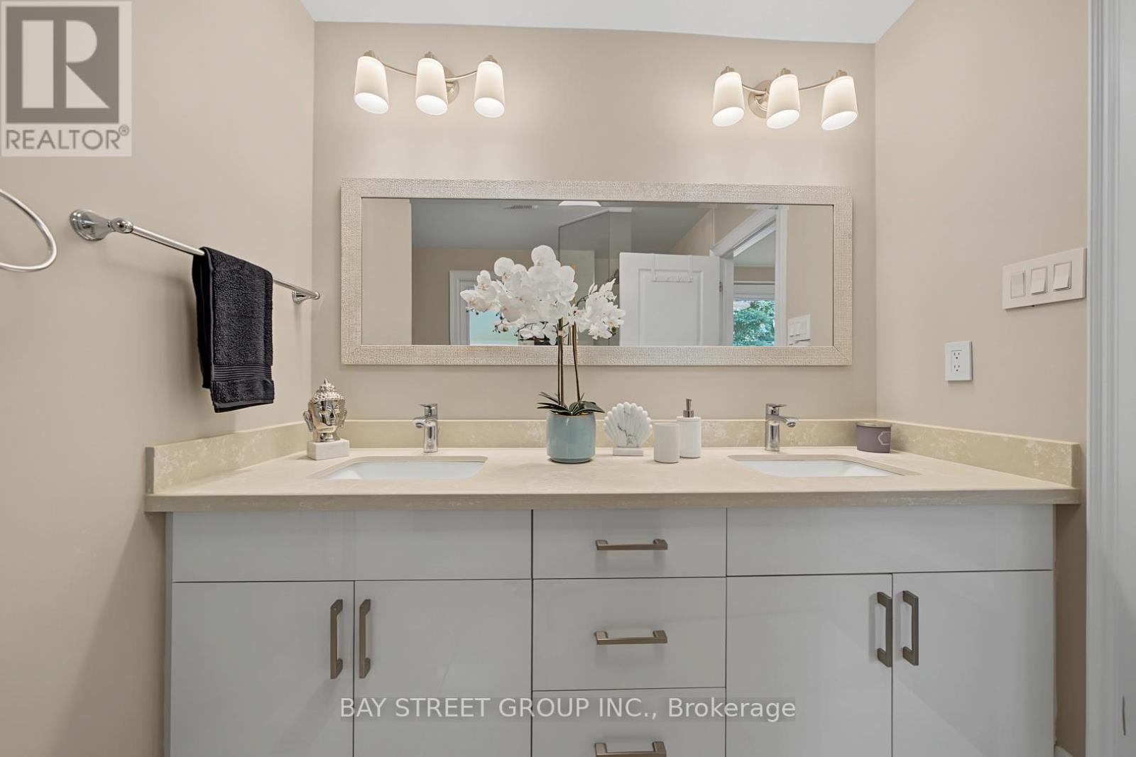 317 Wedgewood Drive, Oakville, Ontario  L6J 4R6 - Photo 19 - W13627364