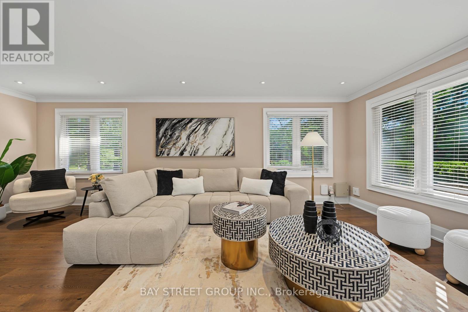 317 Wedgewood Drive, Oakville, Ontario  L6J 4R6 - Photo 2 - W13627364