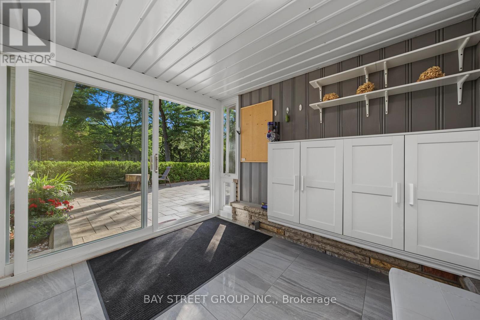317 Wedgewood Drive, Oakville, Ontario  L6J 4R6 - Photo 6 - W13627364