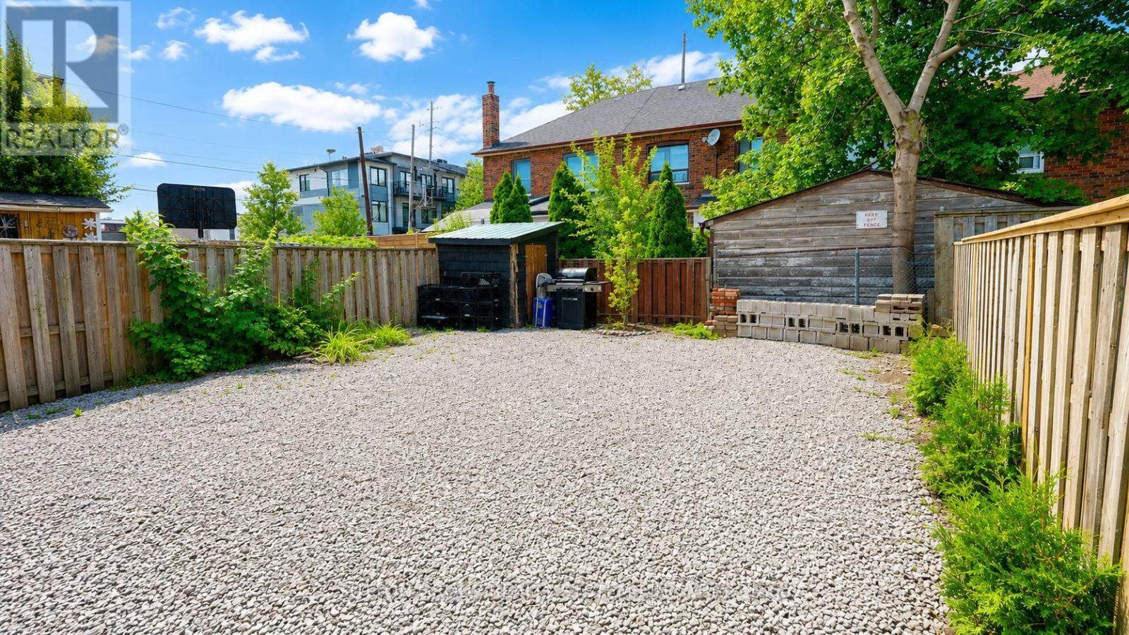 616 Rogers Road, Toronto, Ontario  M6M 1B8 - Photo 11 - W13627386