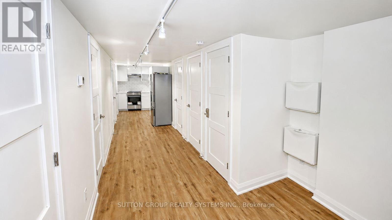 616 Rogers Road, Toronto, Ontario  M6M 1B8 - Photo 2 - W13627386