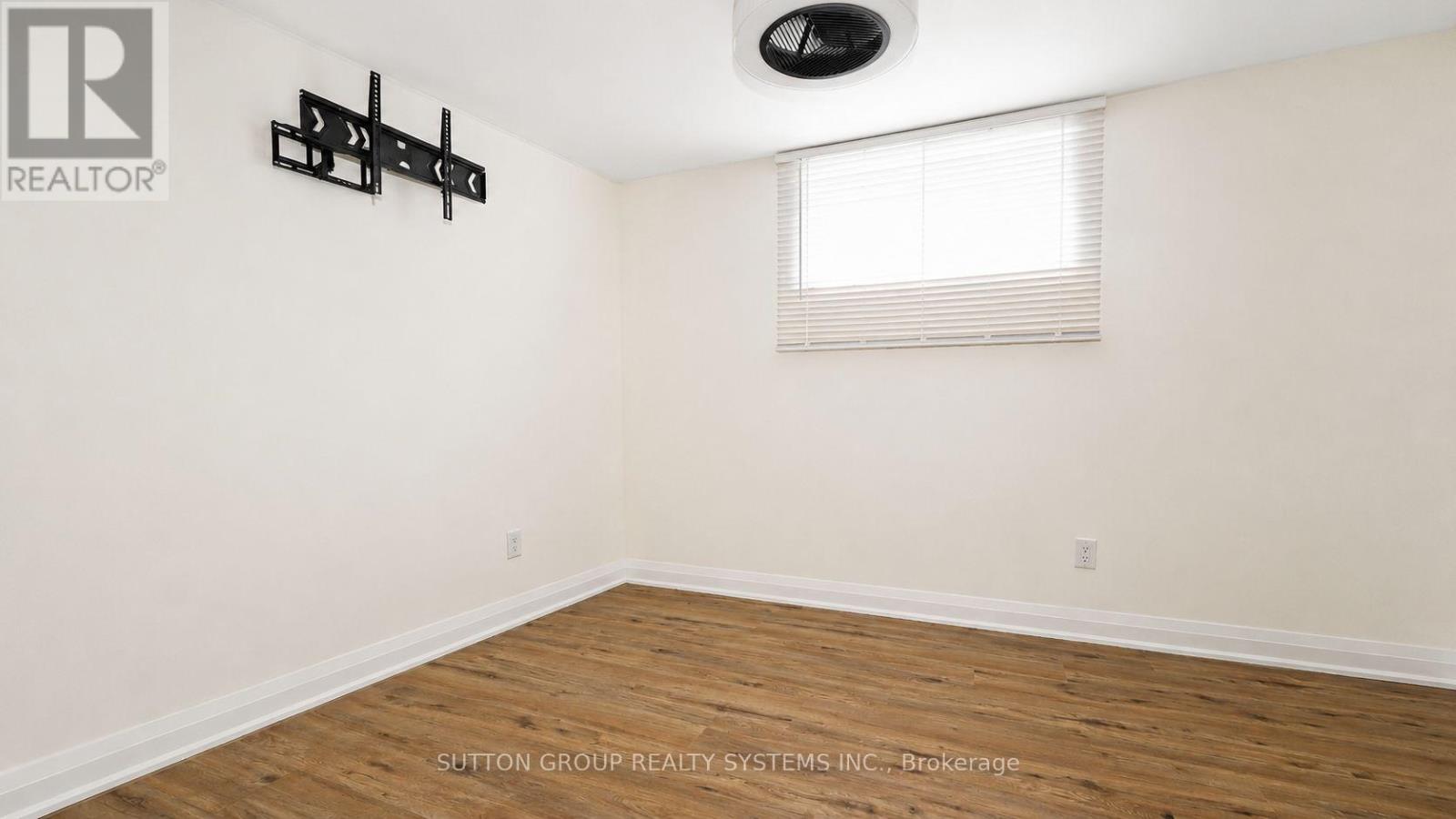 616 Rogers Road, Toronto, Ontario  M6M 1B8 - Photo 3 - W13627386