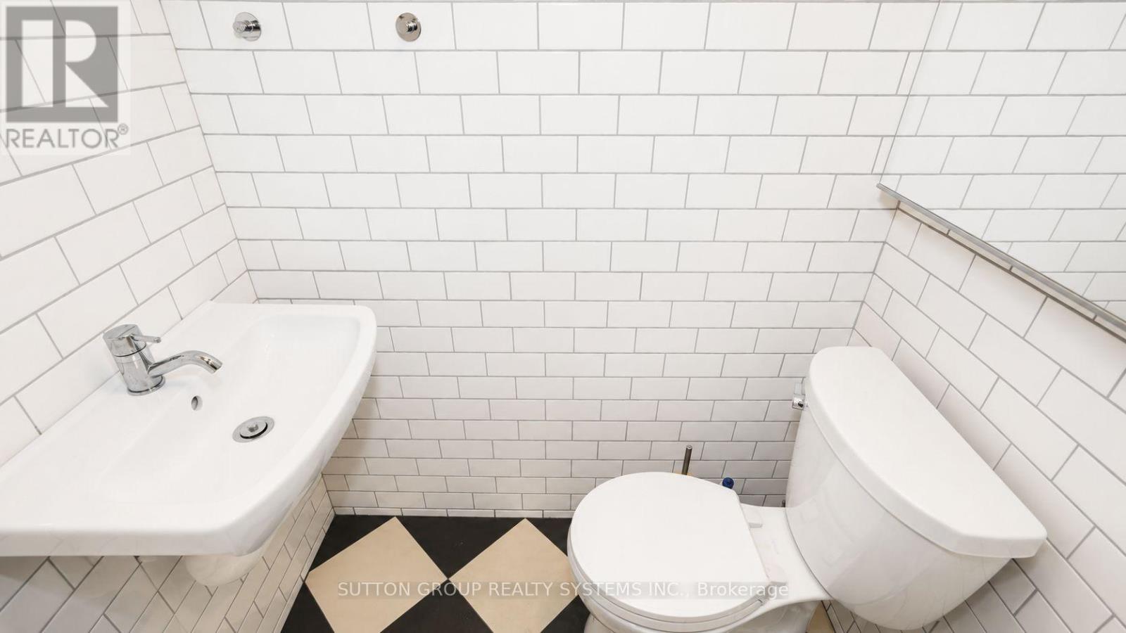 616 Rogers Road, Toronto, Ontario  M6M 1B8 - Photo 6 - W13627386