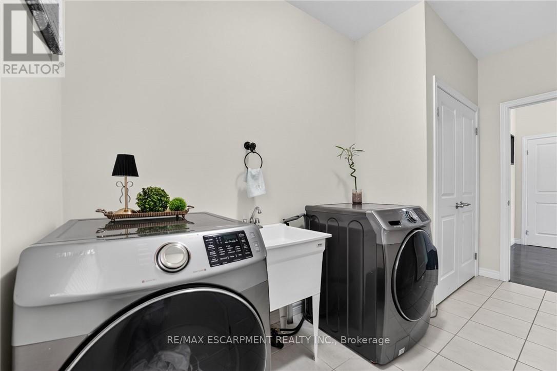 149 Dennis Drive, West Lincoln, Ontario  L0R 2A0 - Photo 8 - X13627296