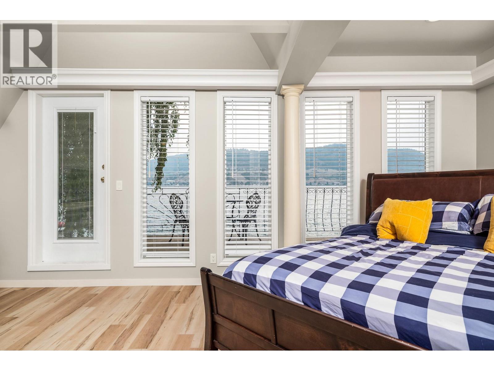 8180 Tronson Road, Vernon, British Columbia  V1H 1C8 - Photo 11 - 10376203