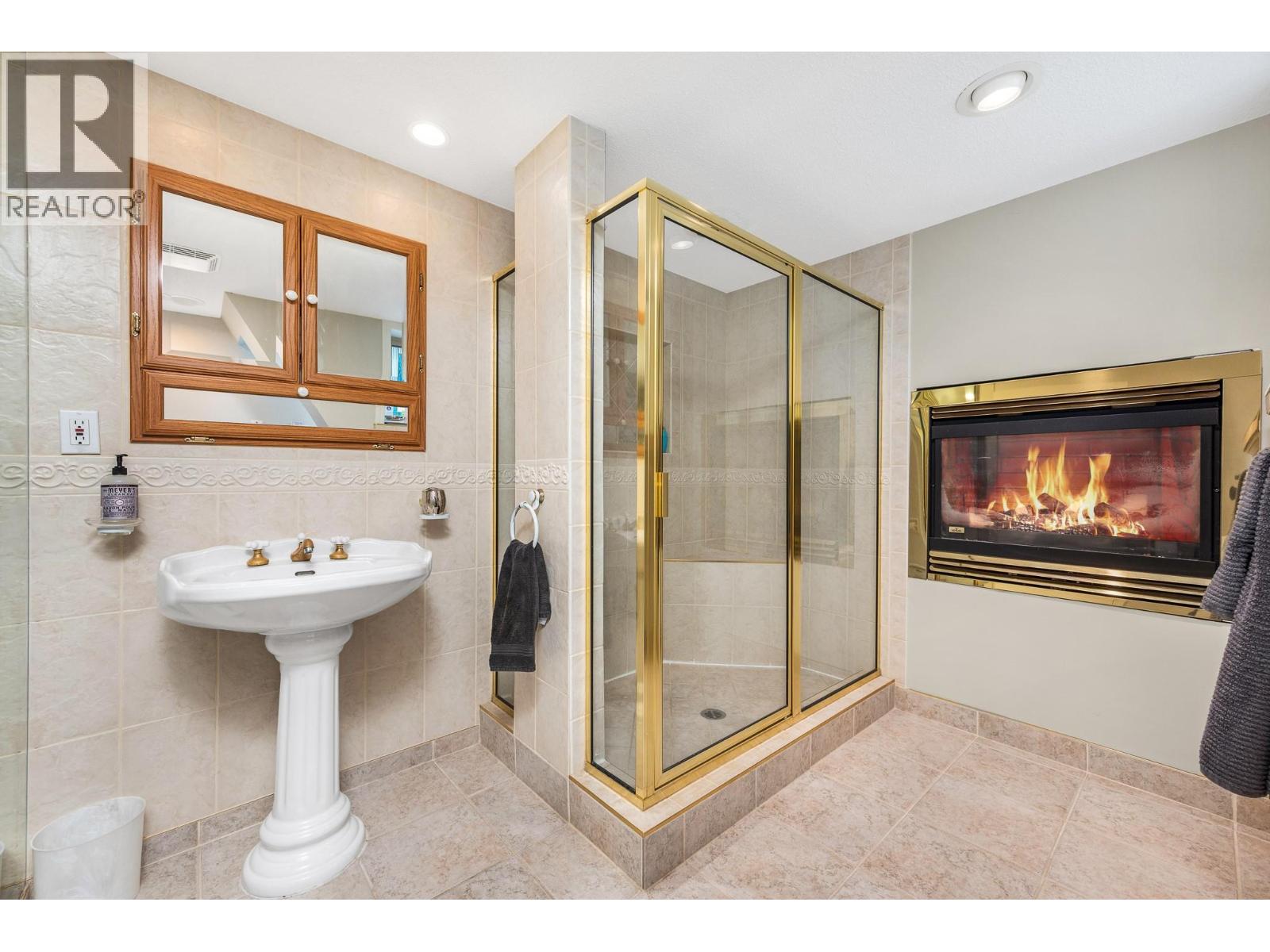 8180 Tronson Road, Vernon, British Columbia  V1H 1C8 - Photo 12 - 10376203