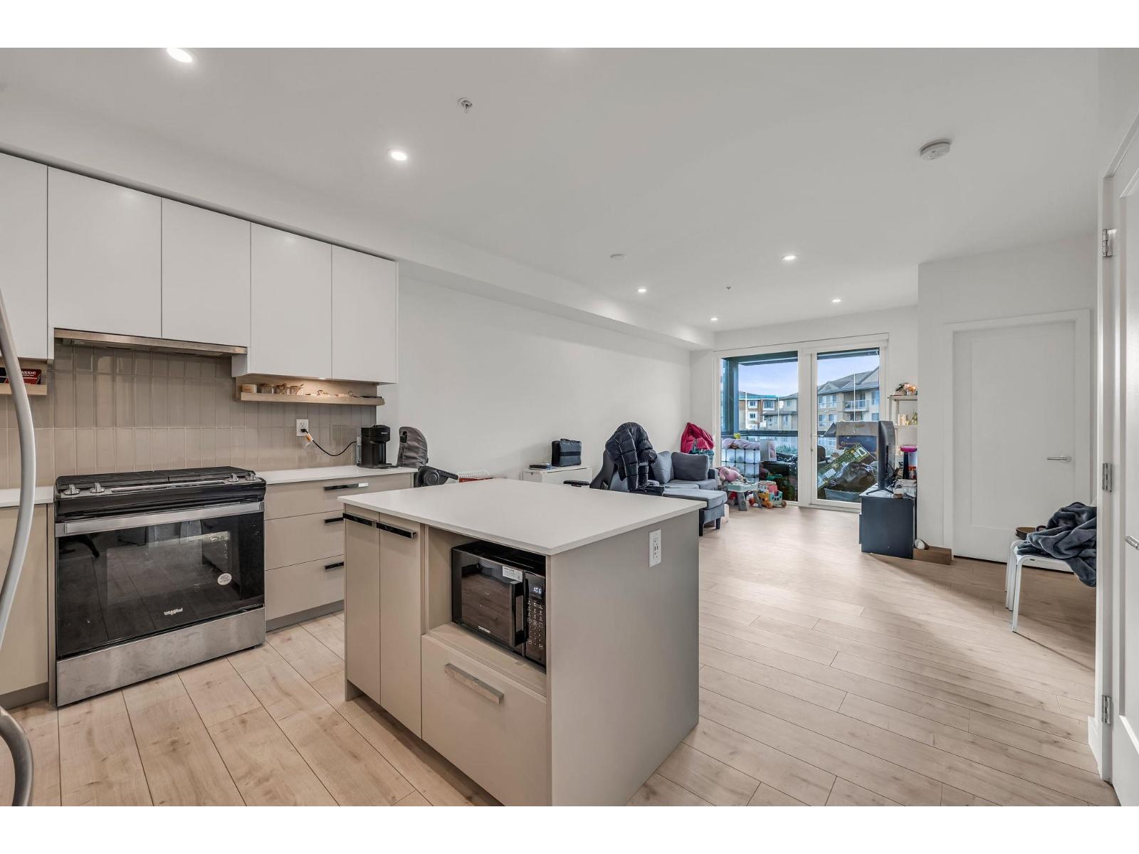 325 13788 76 Avenue, Surrey, British Columbia  V3W 3V9 - Photo 8 - R3151669