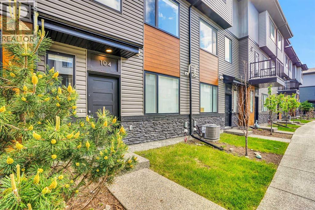 104 Corner Glen Circle NE, Calgary, Alberta T3N 2E2 - Photo 4 - A2322574