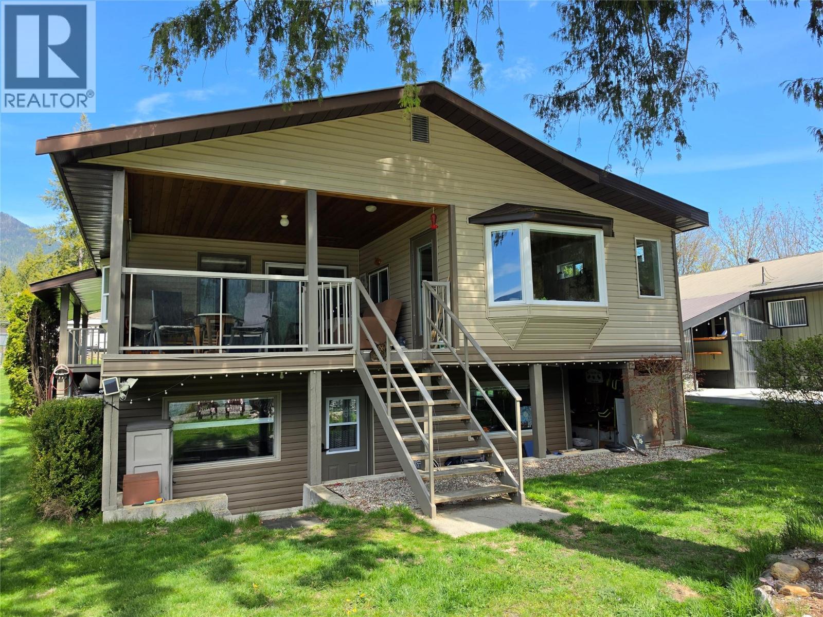 8350 Busk Road, Balfour, British Columbia  V0G 1C0 - Photo 2 - 10385667