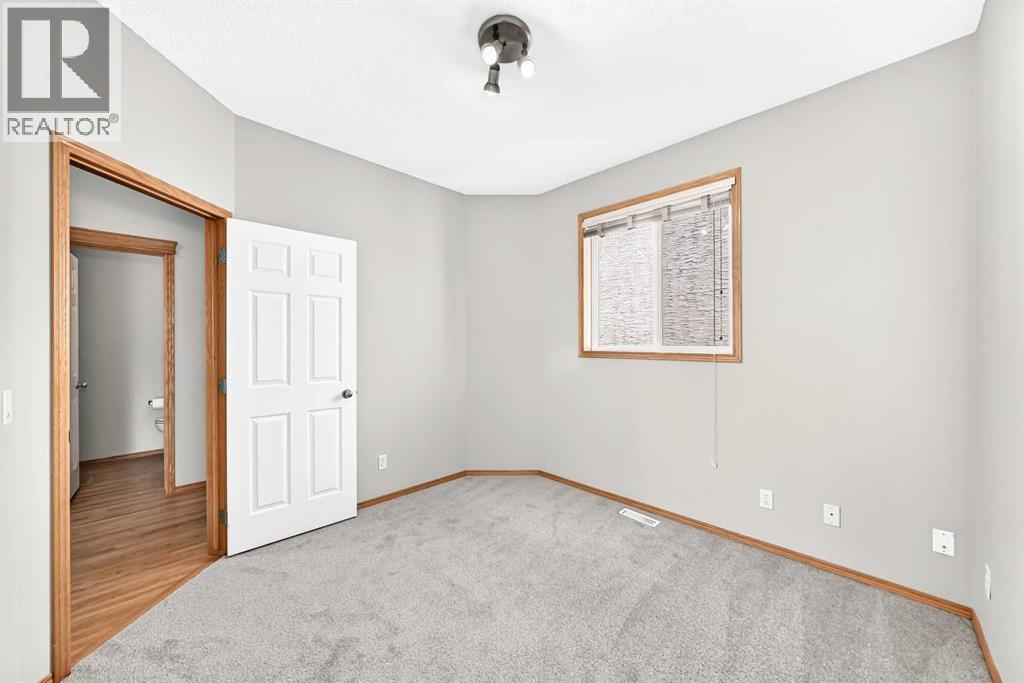 83 Edgeridge Close NW, Calgary, Alberta  T3A 6K5 - Photo 17 - A2327556