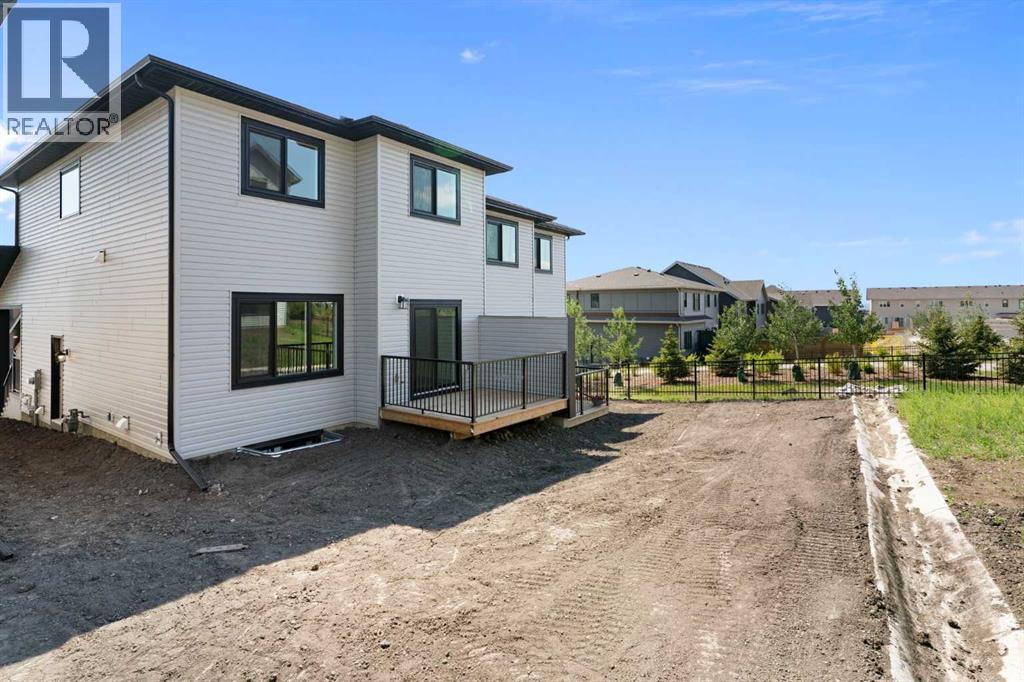 83 Heritage Manor, Cochrane, Alberta  T4C 3K8 - Photo 49 - A2333350