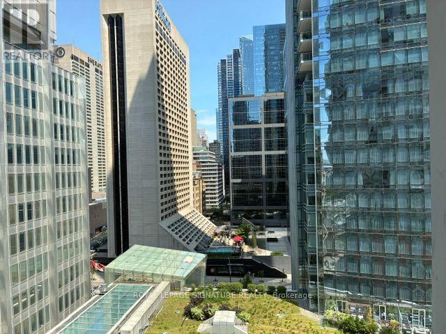 1307 - 126 Simcoe Street, Toronto, Ontario  M5H 4E6 - Photo 16 - C13627414