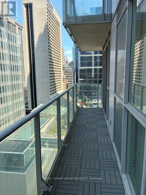 1307 - 126 Simcoe Street, Toronto, Ontario  M5H 4E6 - Photo 17 - C13627414