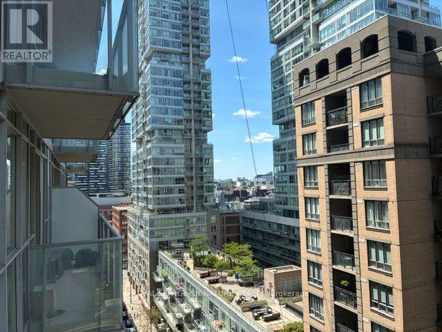 1307 - 126 Simcoe Street, Toronto, Ontario  M5H 4E6 - Photo 18 - C13627414
