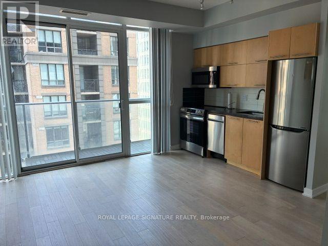 1307 - 126 Simcoe Street, Toronto, Ontario  M5H 4E6 - Photo 2 - C13627414