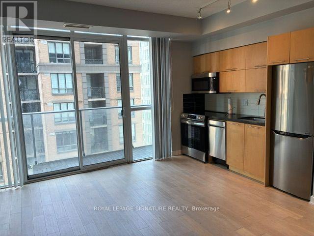 1307 - 126 Simcoe Street, Toronto, Ontario  M5H 4E6 - Photo 3 - C13627414