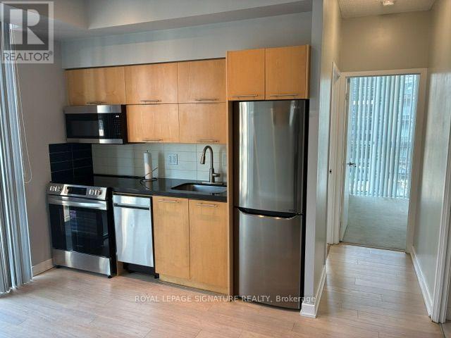 1307 - 126 Simcoe Street, Toronto, Ontario  M5H 4E6 - Photo 4 - C13627414