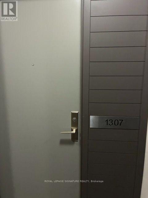 1307 - 126 Simcoe Street, Toronto, Ontario  M5H 4E6 - Photo 6 - C13627414