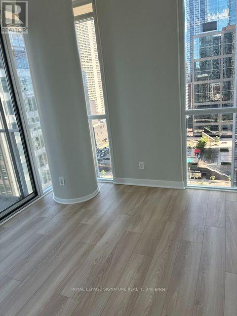 1307 - 126 Simcoe Street, Toronto, Ontario  M5H 4E6 - Photo 7 - C13627414