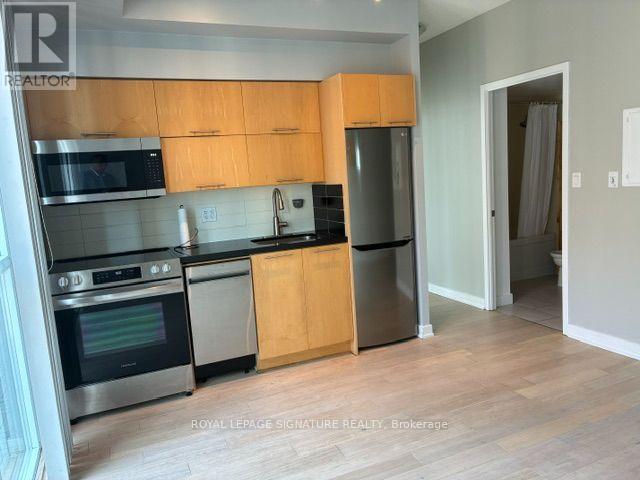 1307 - 126 Simcoe Street, Toronto, Ontario  M5H 4E6 - Photo 9 - C13627414