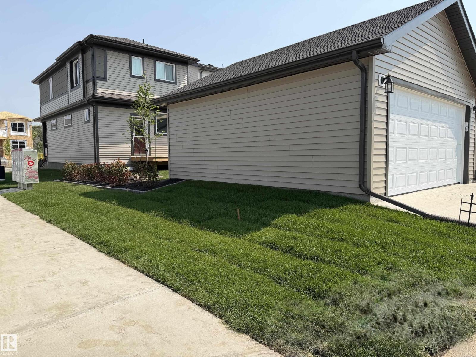 330 Edgemont Dr NW, Edmonton, Alberta T6M 3G7 - Photo 2 - E4480475