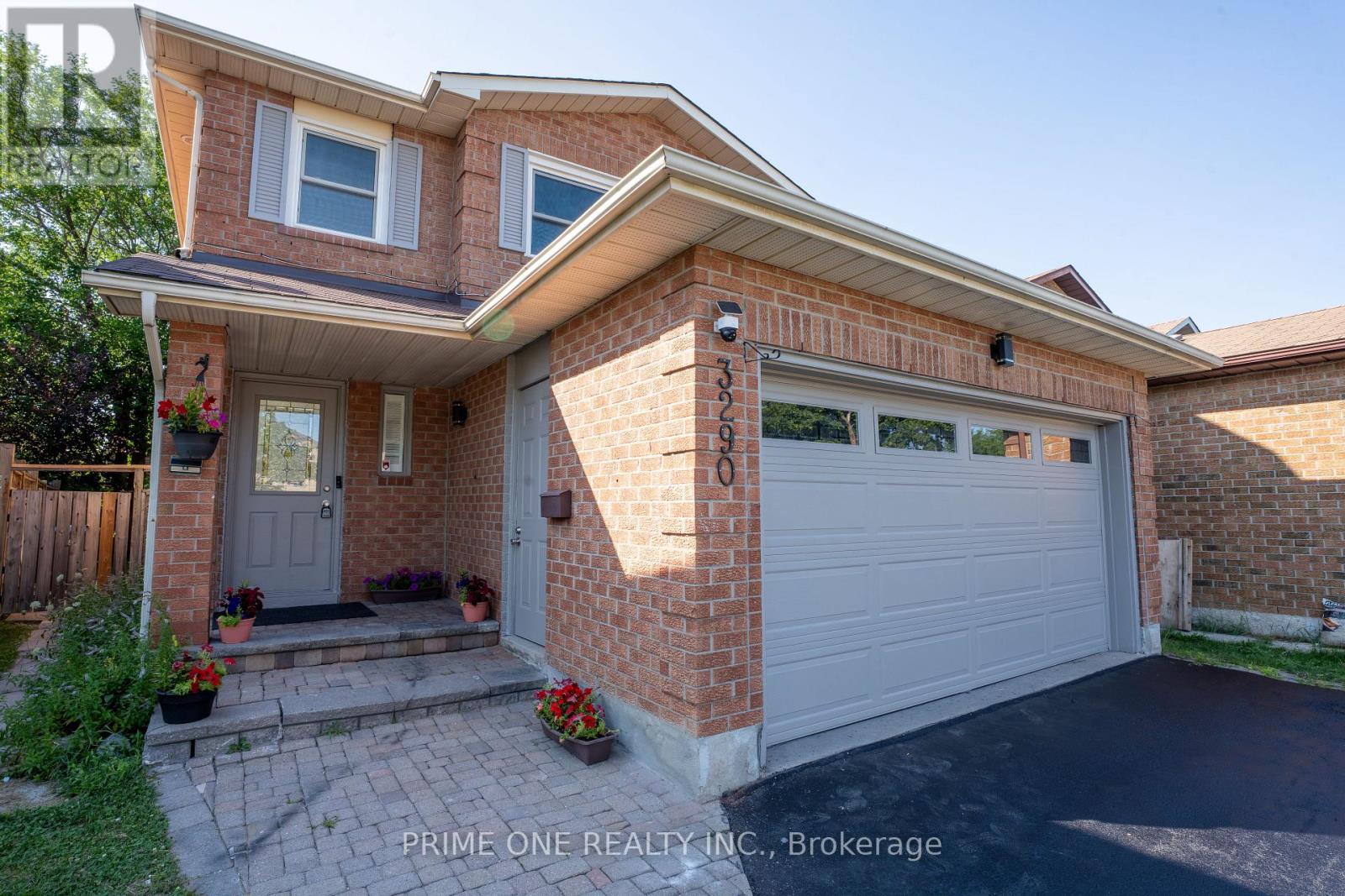 3290 Cambourne Crescent, Mississauga, Ontario  L5N 5P7 - Photo 2 - W13627400
