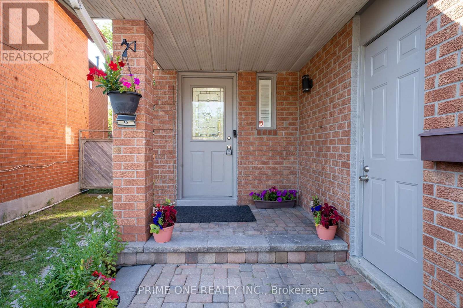 3290 Cambourne Crescent, Mississauga, Ontario  L5N 5P7 - Photo 3 - W13627400