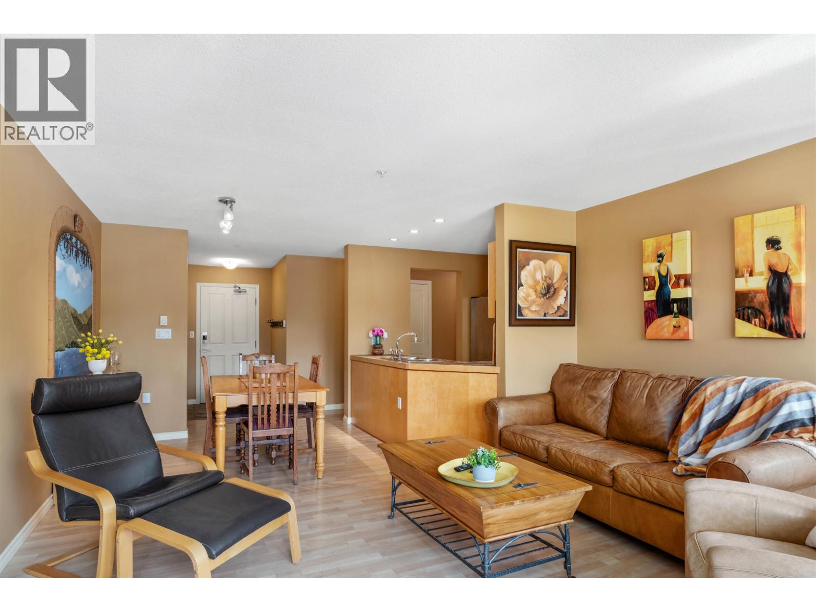 209 8080 Nicklaus North Boulevard, Whistler, British Columbia  V8E 1J7 - Photo 3 - R3151528