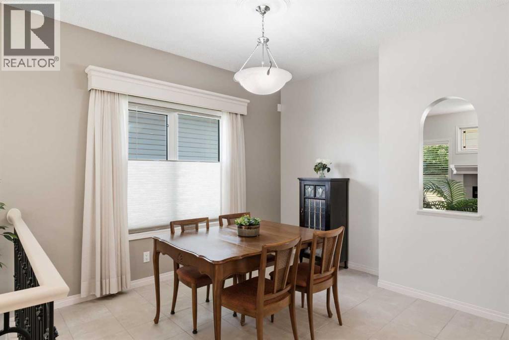 215 Rocky Ridge Villas NW, Calgary, Alberta  T3G 4R2 - Photo 6 - A2329725