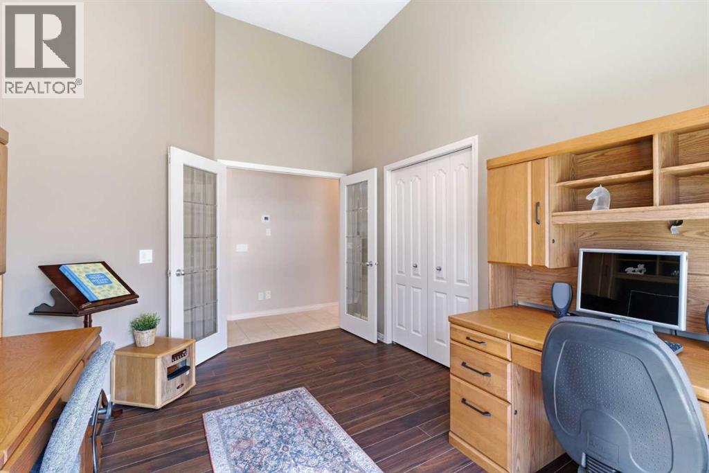 215 Rocky Ridge Villas NW, Calgary, Alberta  T3G 4R2 - Photo 25 - A2329725