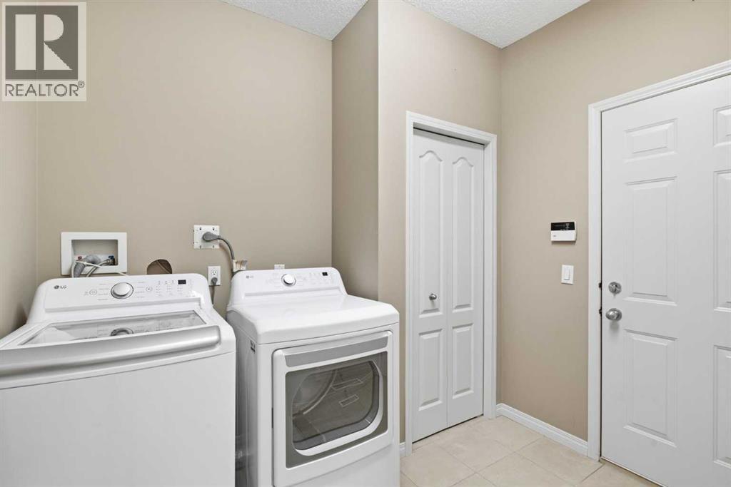 215 Rocky Ridge Villas NW, Calgary, Alberta  T3G 4R2 - Photo 27 - A2329725