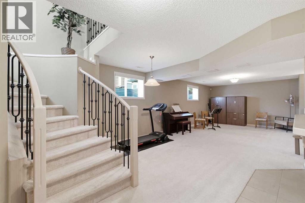 215 Rocky Ridge Villas NW, Calgary, Alberta  T3G 4R2 - Photo 29 - A2329725