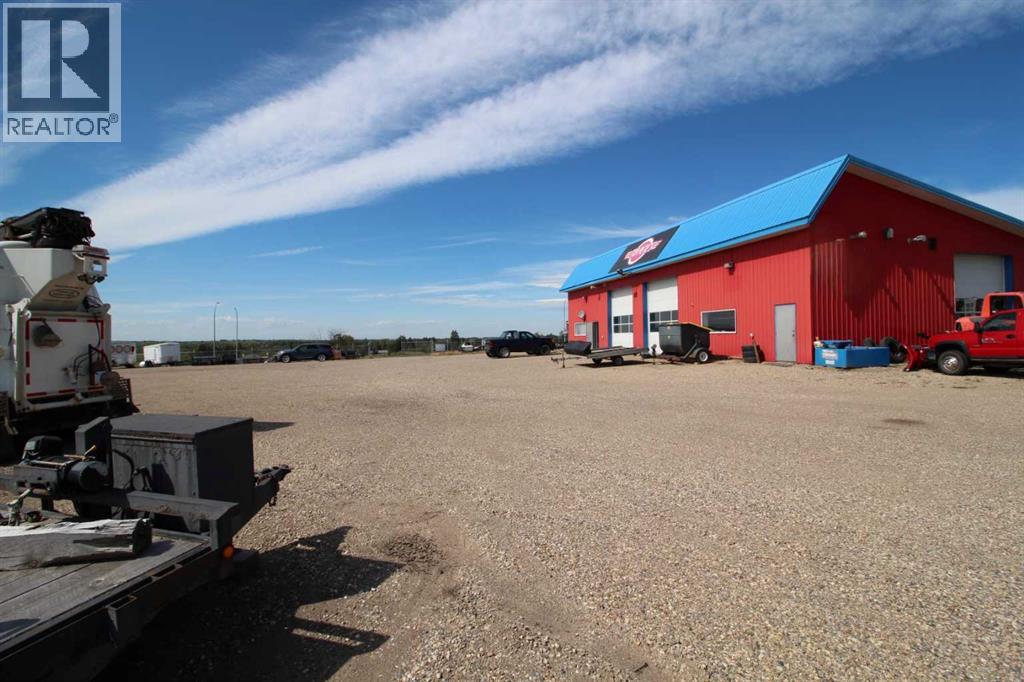 3208 52 Avenue, Innisfail, Alberta  T4G 1E2 - Photo 5 - A2287062