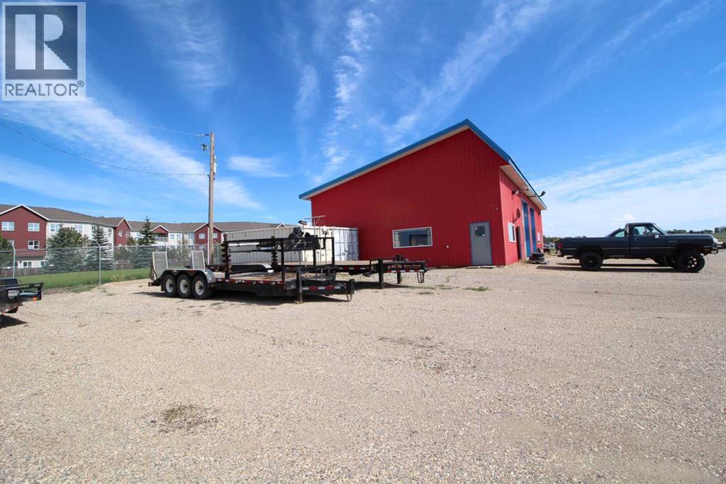 3208 52 Avenue, Innisfail, Alberta  T4G 1E2 - Photo 3 - A2287062