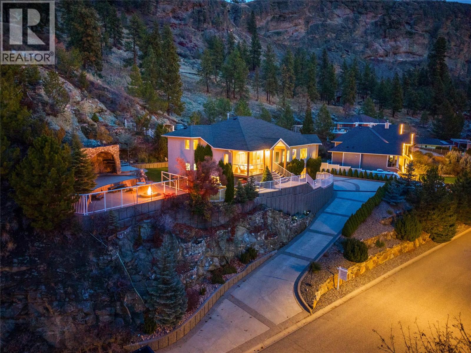 705 Royal Pine Drive, Kelowna, British Columbia  V1Y 9G2 - Photo 2 - 10376526